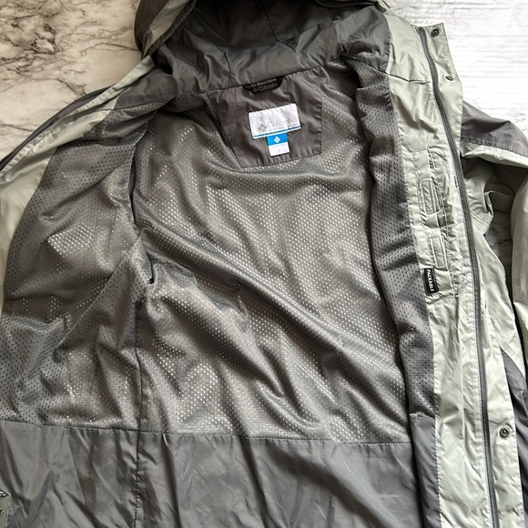 Columbia Jacket size small - Picture 9 of 15